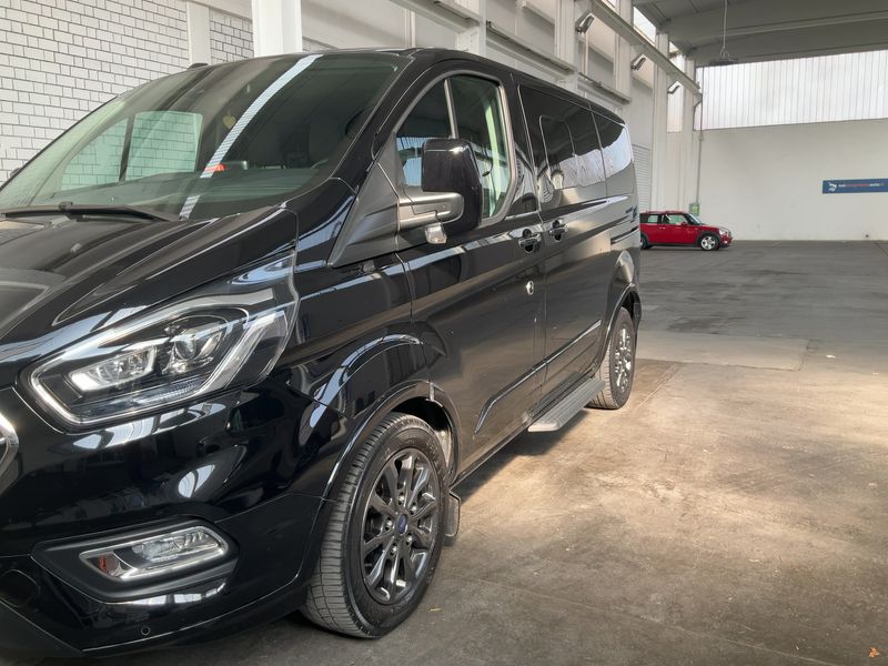 Ford Tourneo Custom 2.0 TDCi Mild-Hybrid 320 L1 Tourneo Titanium X — zdjęcie 2