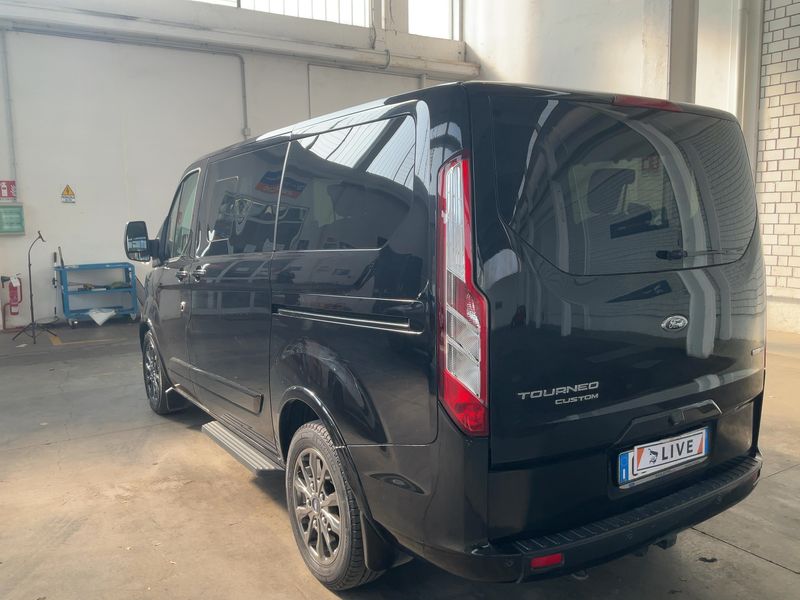 Ford Tourneo Custom 2.0 TDCi Mild-Hybrid 320 L1 Tourneo Titanium X — zdjęcie 3