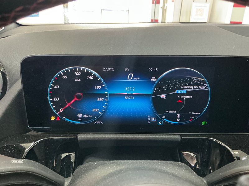 Mercedes-Benz GLA-Klasse GLA 200 d 4Matic AMG Line 2022 – снимка 18