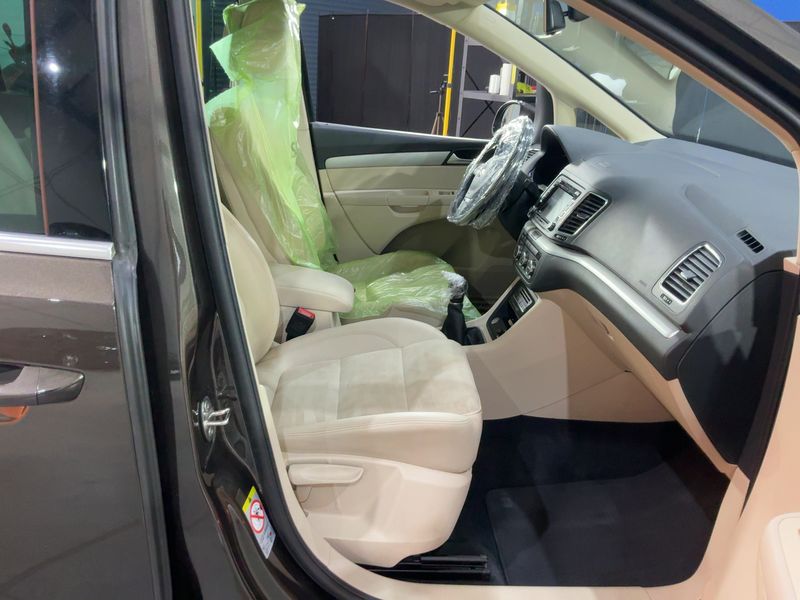 Volkswagen Sharan 2.0 TDI Sky BlueMotion Tech — zdjęcie 11