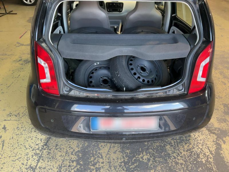 Volkswagen up! 1.0 Move up! 2014 – снимка 16