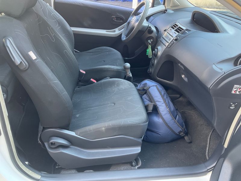 Toyota Yaris 1.0 VVT-i Now 2010 – снимка 3