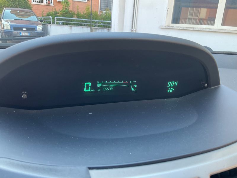 Toyota Yaris 1.0 VVT-i Now 2010 – снимка 4