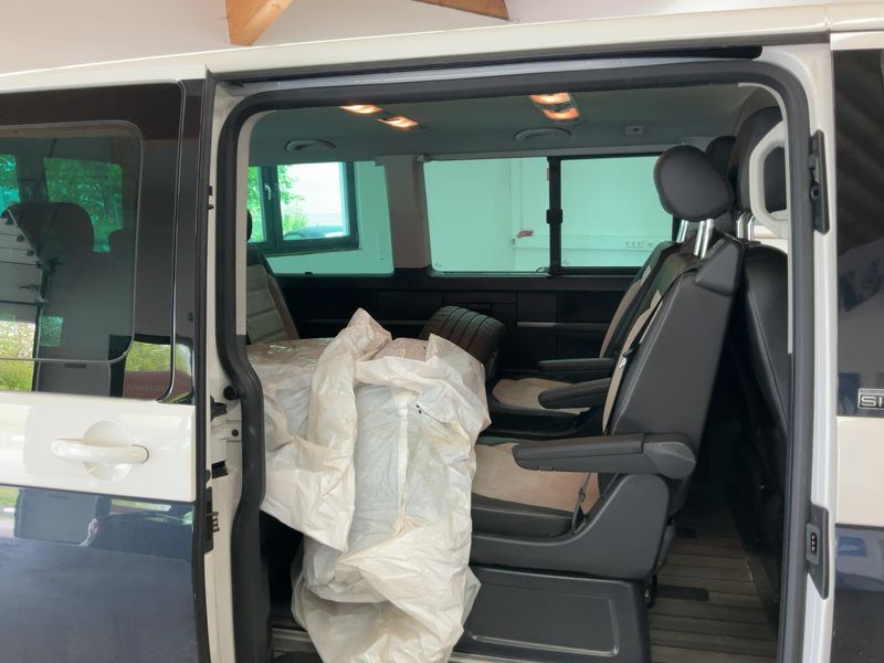Volkswagen T6 Multivan 2.0 TDI Generation Six — zdjęcie 14