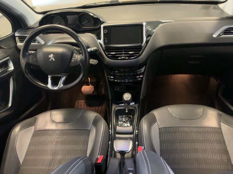 Peugeot 2008 1.2 PureTech Allure — zdjęcie 12