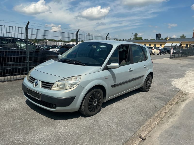Renault Scenic 1.6 Expression Confort 2004 – снимка 1