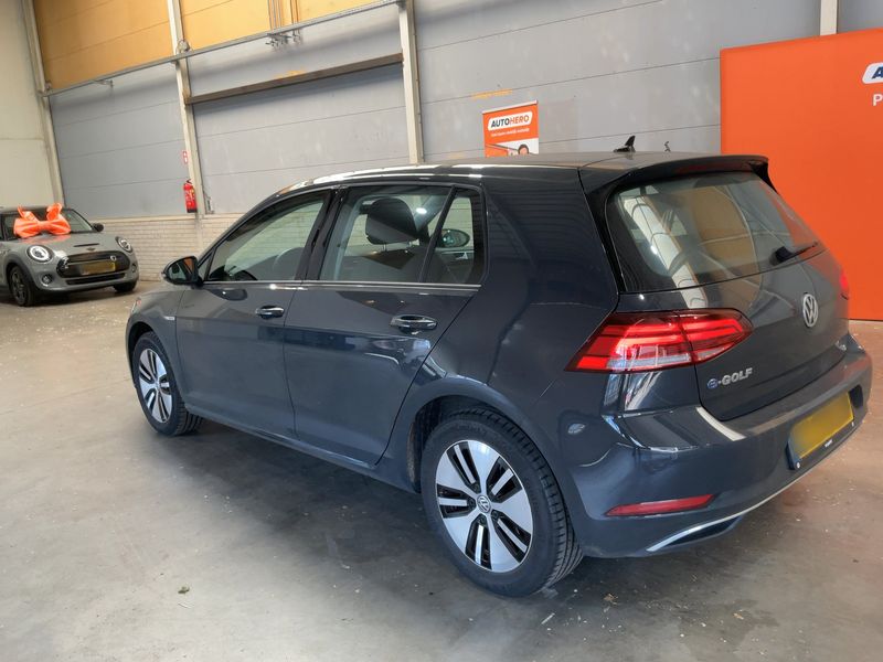Volkswagen e-Golf VII electric drive 100 kW — zdjęcie 3