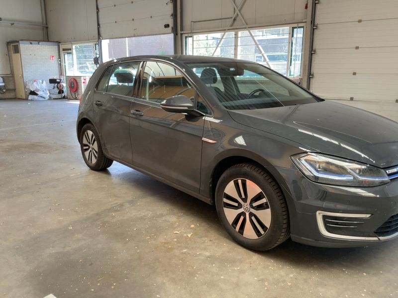 Volkswagen e-Golf VII electric drive 100 kW — zdjęcie 8