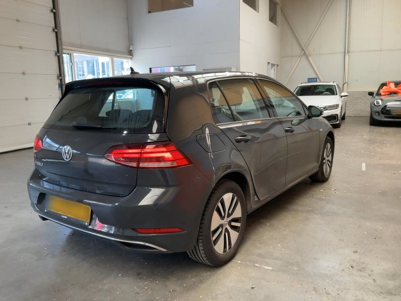 Volkswagen e-Golf VII electric drive 100 kW — zdjęcie 6