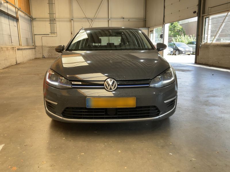 Volkswagen e-Golf VII electric drive 100 kW — zdjęcie 9