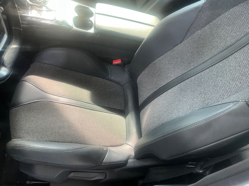 Peugeot 5008 1.5 Blue-HDi Allure 2019 – снимка 22