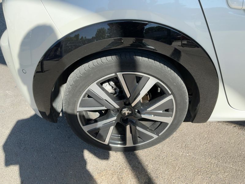 Peugeot 208 1.2 PureTech GT 2022 – снимка 9
