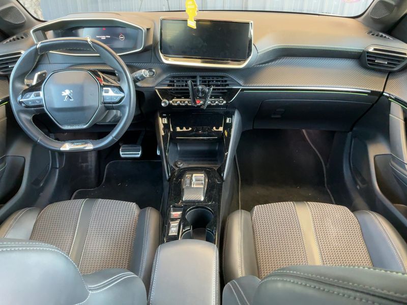 Peugeot 208 1.2 PureTech GT — zdjęcie 12