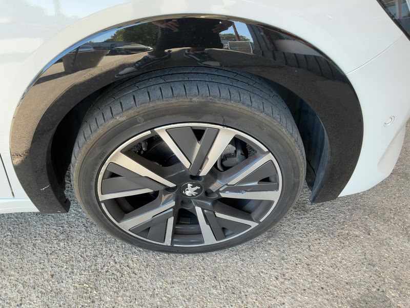 Peugeot 208 1.2 PureTech GT 2022 – снимка 11