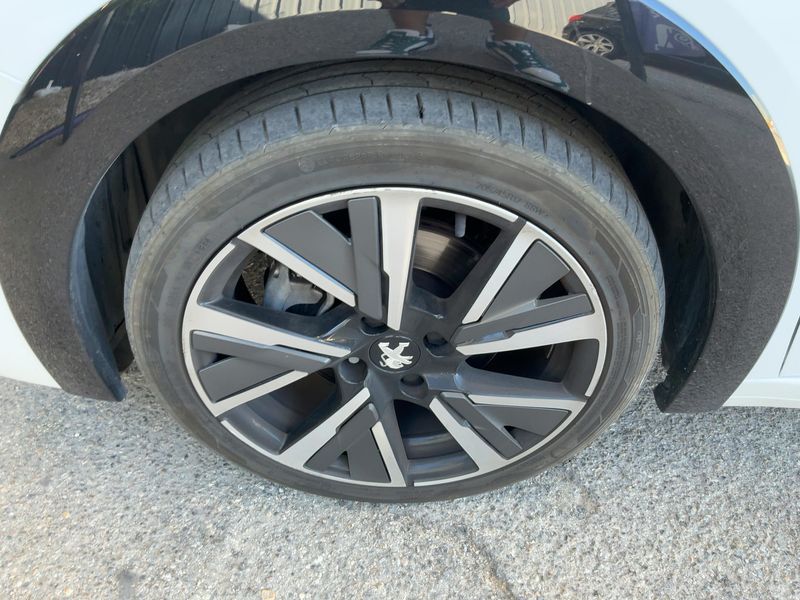 Peugeot 208 1.2 PureTech GT 2022 – снимка 3