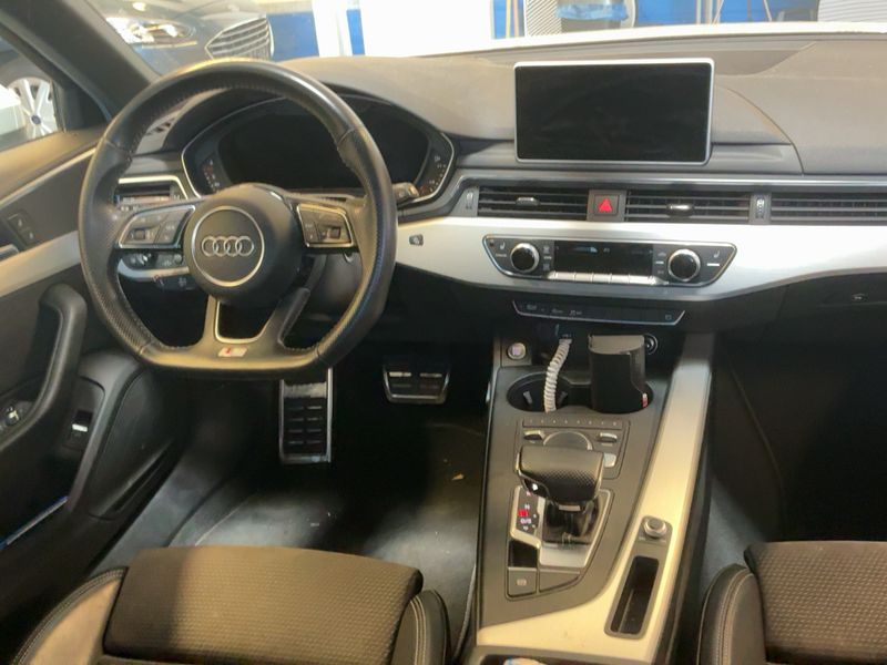 Audi A4 2.0 TFSI ultra Sport — zdjęcie 12