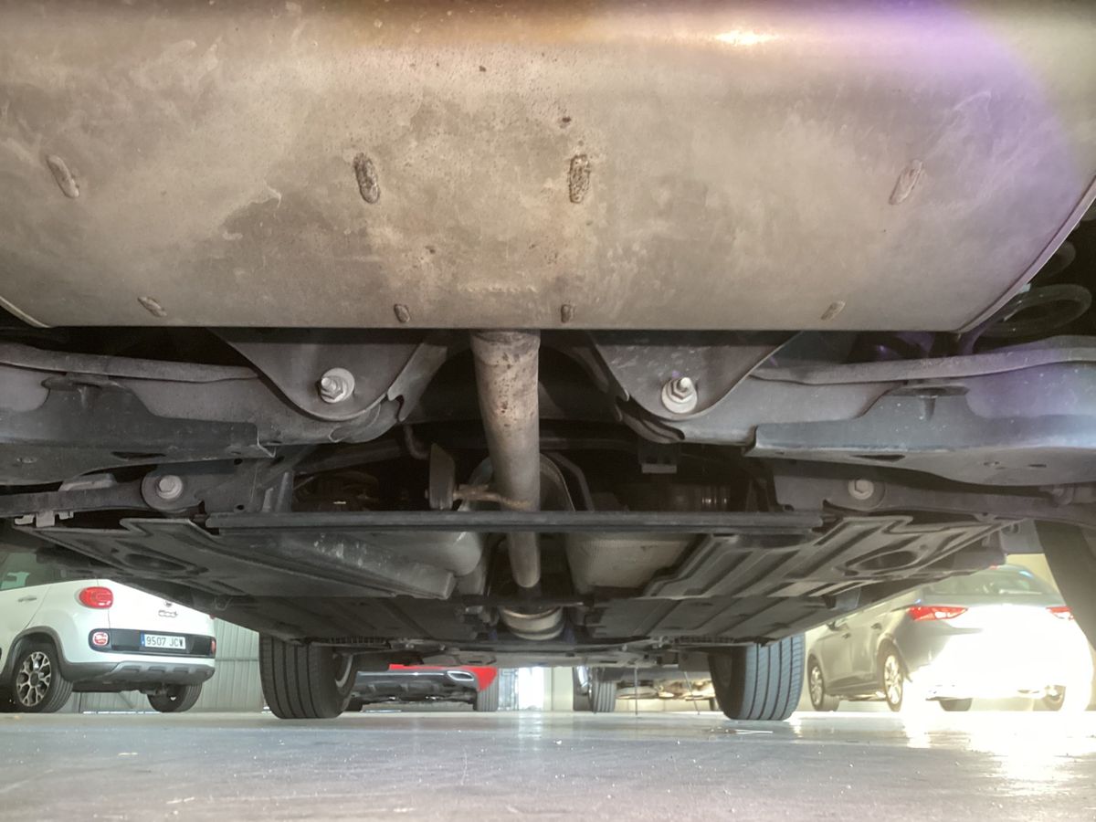 Volvo XC40 2021 — photo 24