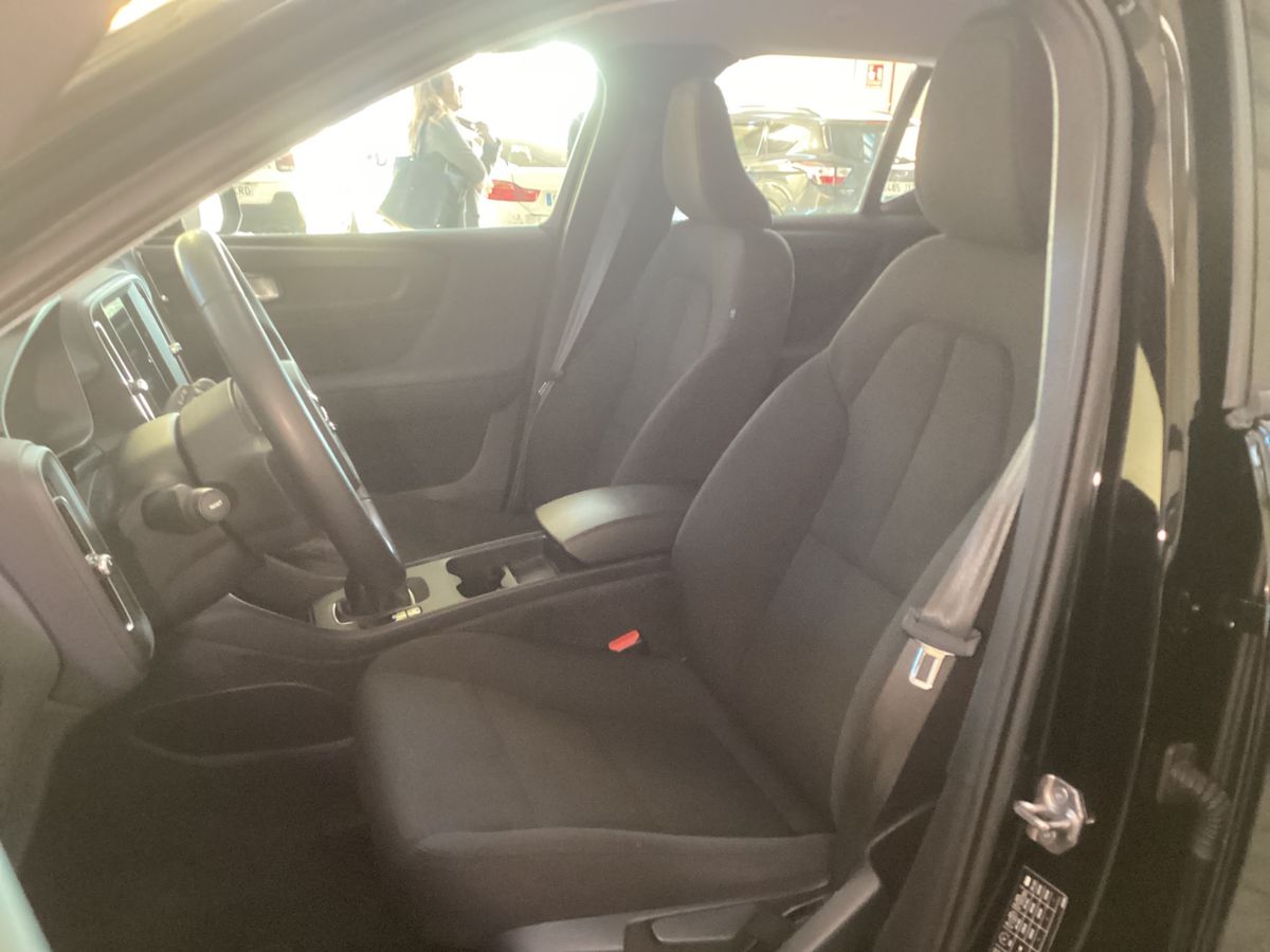 Volvo XC40 2021 — photo 36