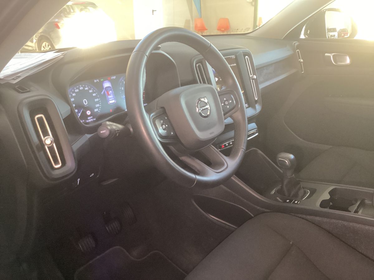 Volvo XC40 2021 — photo 35