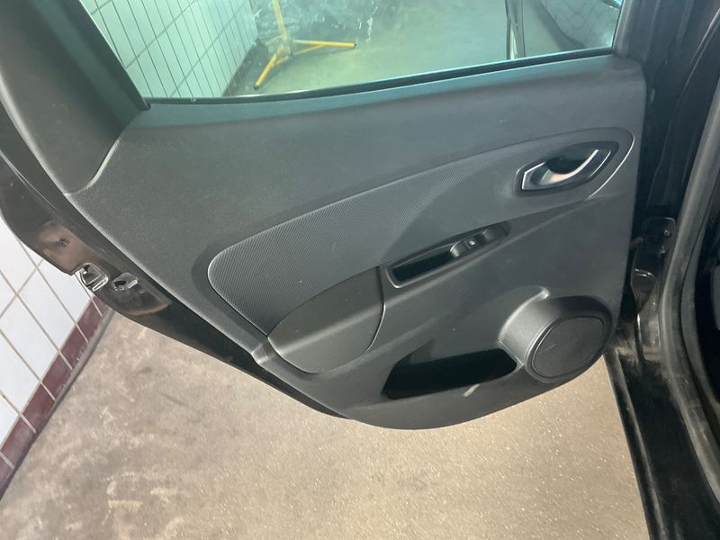 Renault Clio 1.2 Limited 2017 – снимка 34