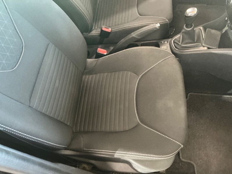 Renault Clio 1.2 Limited 2017 – снимка 38