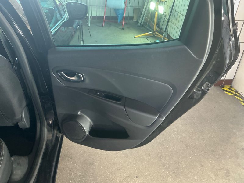 Renault Clio 1.2 Limited 2017 – снимка 29