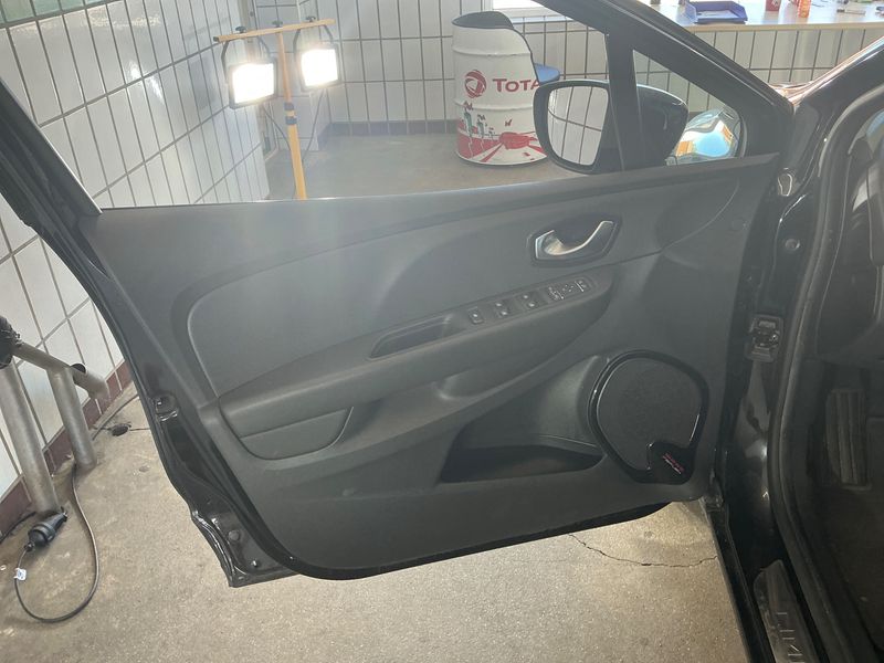 Renault Clio 1.2 Limited 2017 – снимка 35