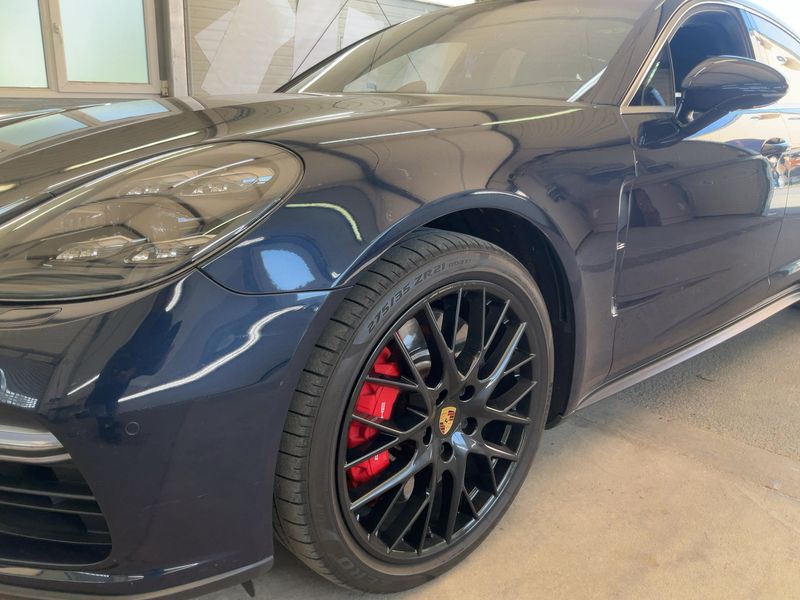 Porsche Panamera Turbo — zdjęcie 2