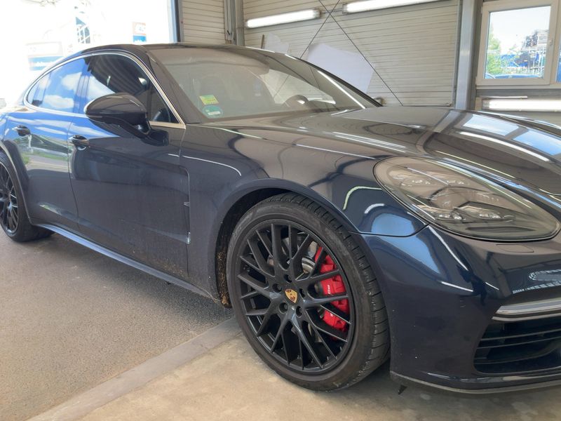 Porsche Panamera Turbo — zdjęcie 8
