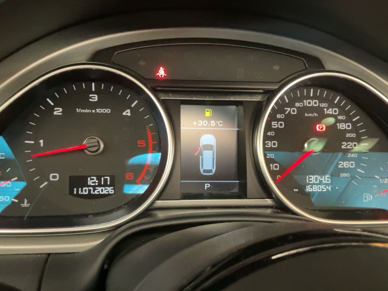 Audi Q7 4.2 V8 TDI quattro Ambition — zdjęcie 13
