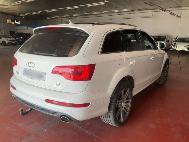 Audi Q7 4.2 V8 TDI quattro Ambition — zdjęcie 6