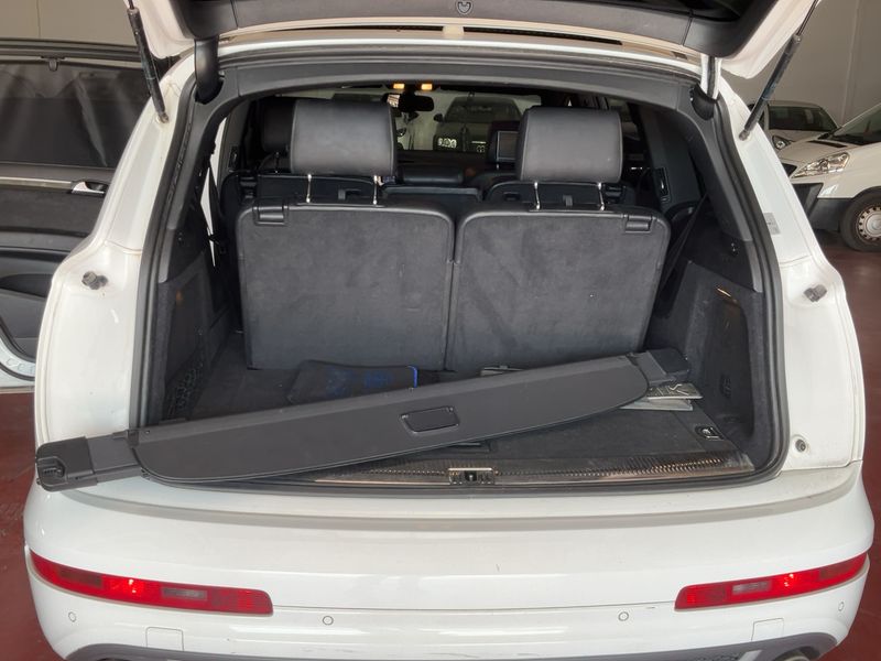 Audi Q7 4.2 V8 TDI quattro Ambition — zdjęcie 10
