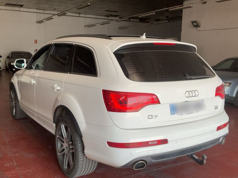 Audi Q7 4.2 V8 TDI quattro Ambition — zdjęcie 3