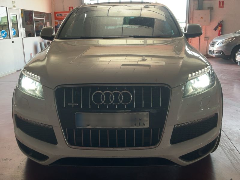 Audi Q7 4.2 V8 TDI quattro Ambition — zdjęcie 9