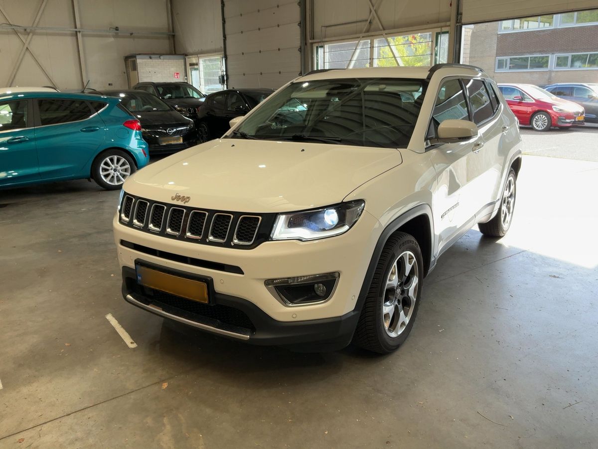 Jeep Compass 2018 — photo 1