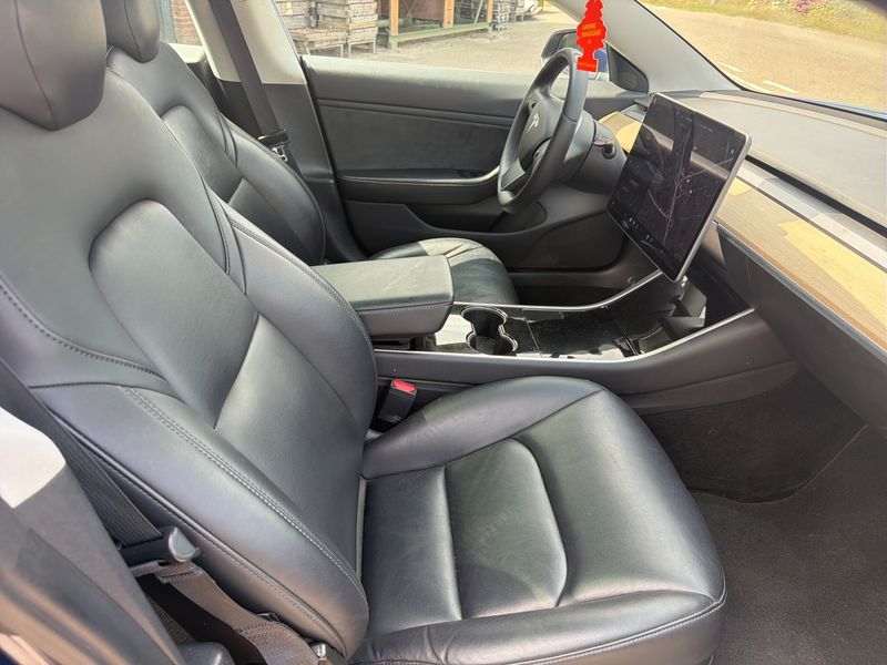 Tesla Model 3 Long Range Dual AWD AWD — zdjęcie 10