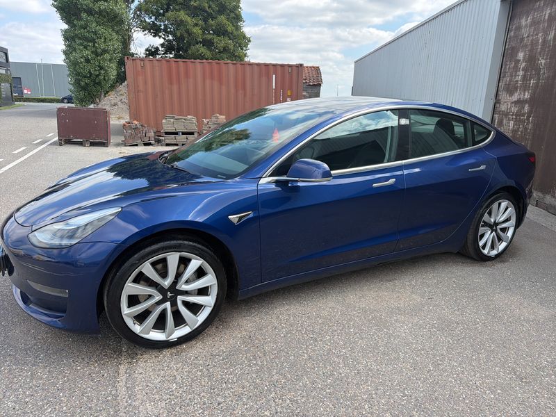Tesla Model 3 Long Range Dual AWD AWD