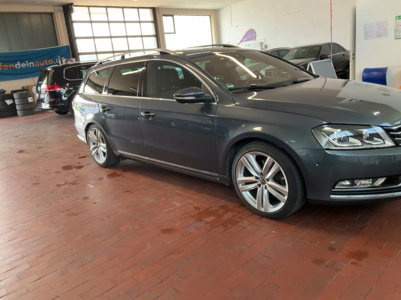Volkswagen Passat 2.0 TDI Highline BlueMotion Tech 2013 – снимка 12