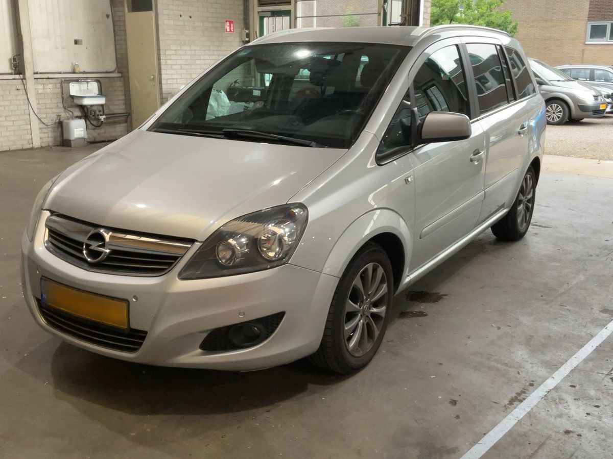 Opel Zafira 2011