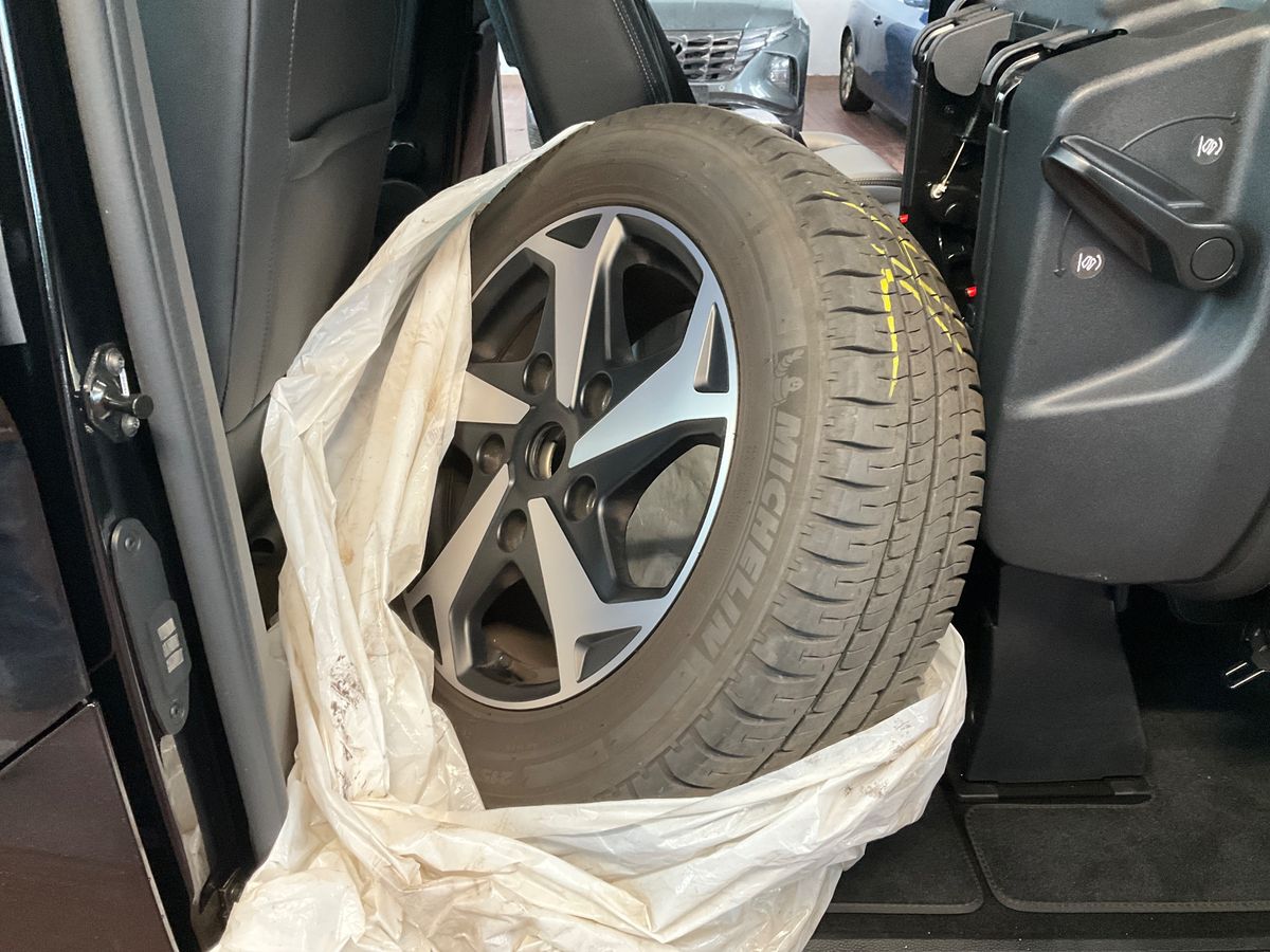 Ford Tourneo 2024 — photo 16