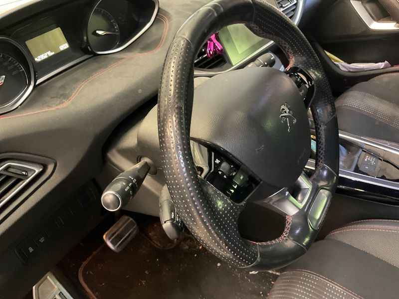 Peugeot 308 2.0 Blue-HDi GT Line 2016 – снимка 24