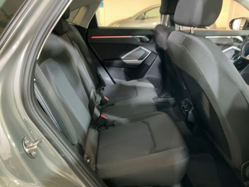 Audi Q3 Sportback 35 TDI — zdjęcie 14