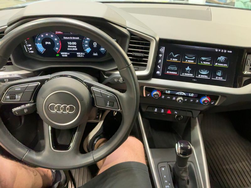 Audi A1 Sportback 25 TFSI advanced — zdjęcie 12