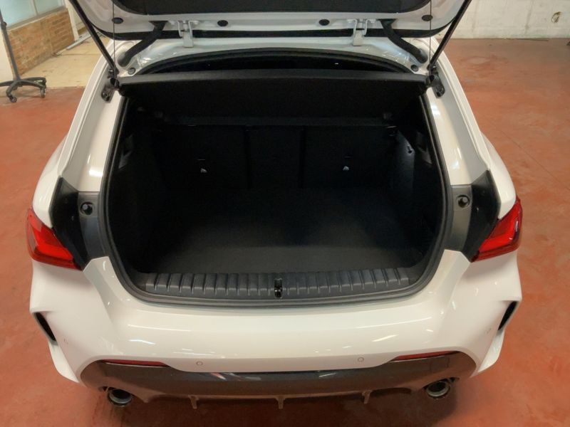 BMW 1er 118d M Sport 2022 – снимка 15