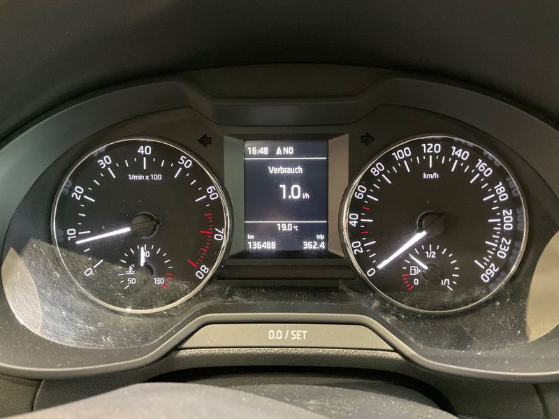 Skoda Octavia 1.4 TSI Ambition — zdjęcie 13