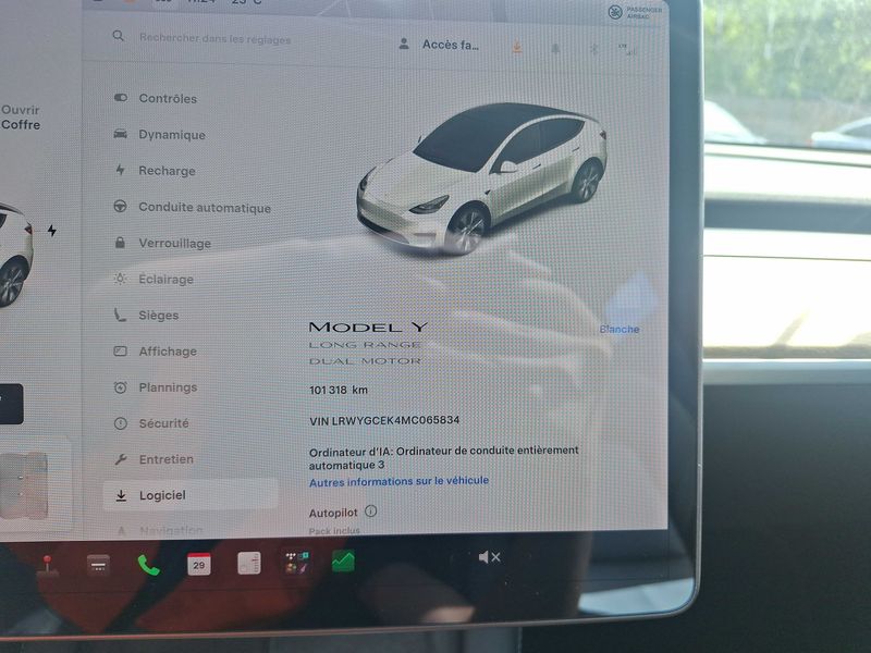 Tesla Model Y Max Range Dual AWD AWD — zdjęcie 12