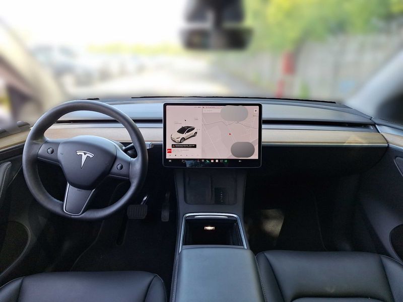 Tesla Model Y Max Range Dual AWD AWD — zdjęcie 11