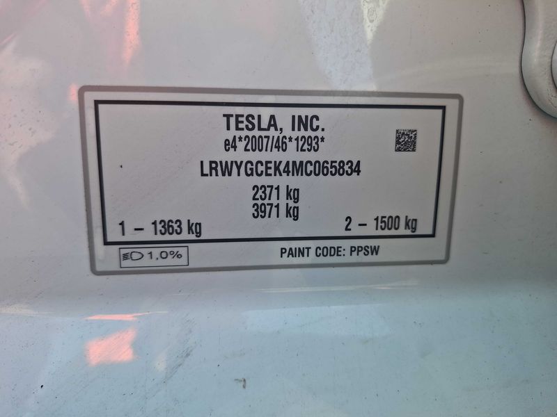 Tesla Model Y Max Range Dual AWD AWD — zdjęcie 16