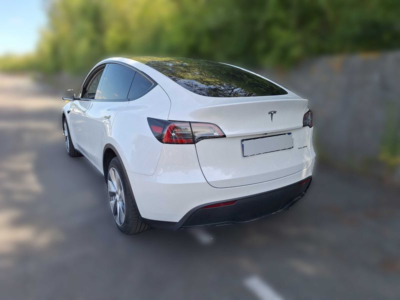 Tesla Model Y Max Range Dual AWD AWD — zdjęcie 3