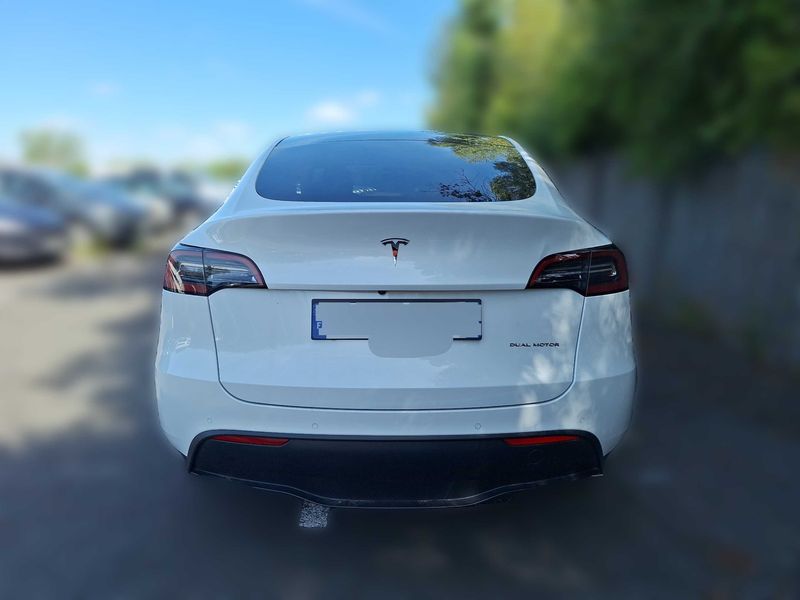 Tesla Model Y Max Range Dual AWD AWD — zdjęcie 4